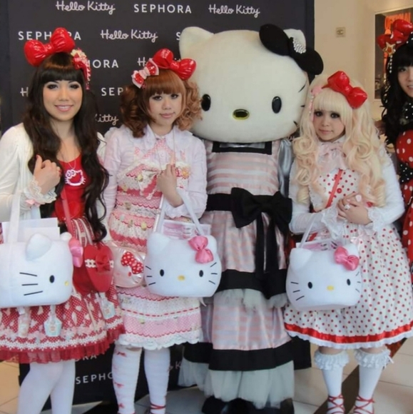 MEET YOUR POSHER 💖 SHOP WITH CONFIDENCE - Picture 6 of 13